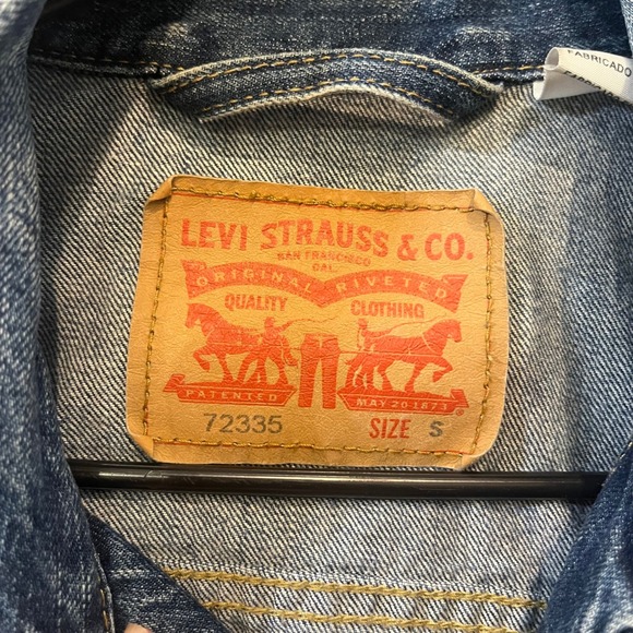 Levi's‎ Denim Trucker Jacket Mens Distressed Blue Jean Small S Classic Fit - Picture 3 of 7